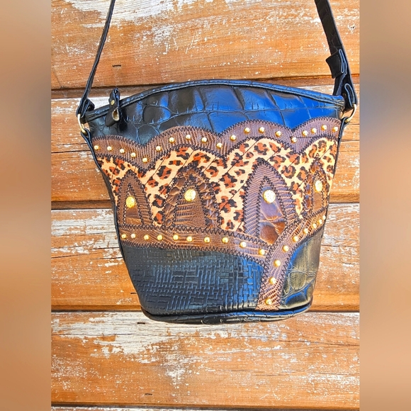 Vintage RARE 1980'S Textured Faux Leather Quilted Patch Leopard Crossbody Purse - Picture 6 of 16